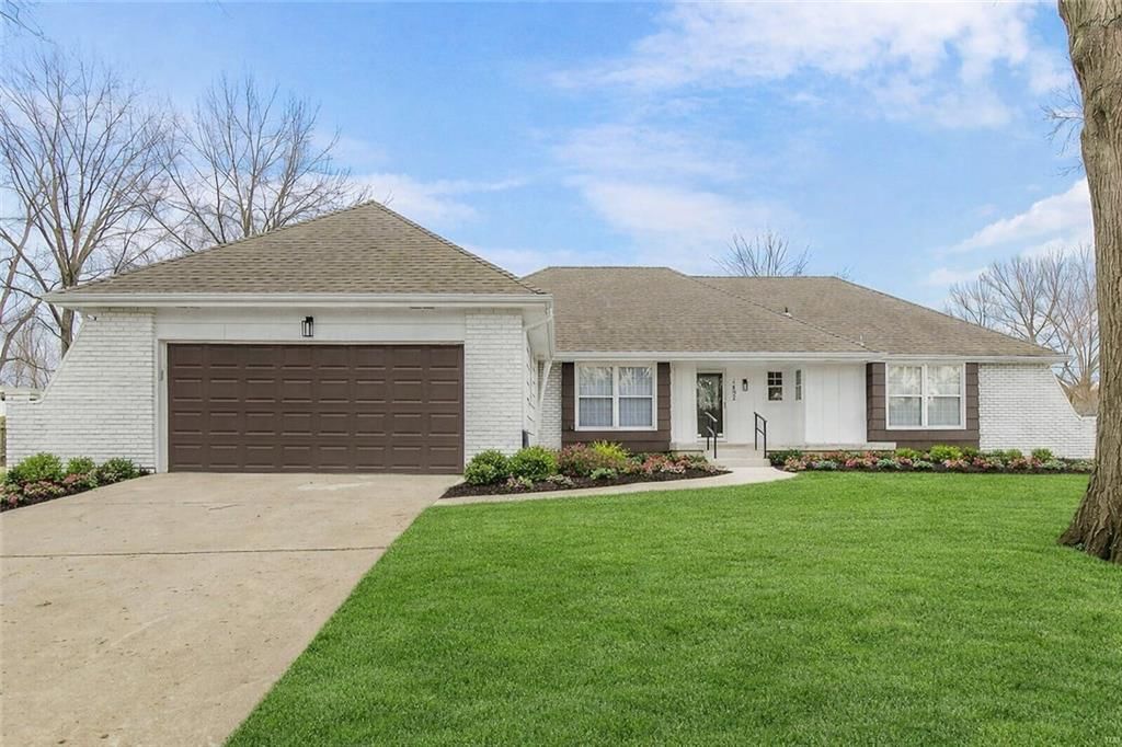 1402 SW Charleston Avenue W, Lee's Summit, MO