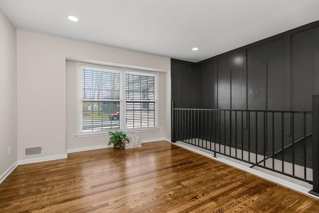 1402 SW Charleston Avenue W — photo 5