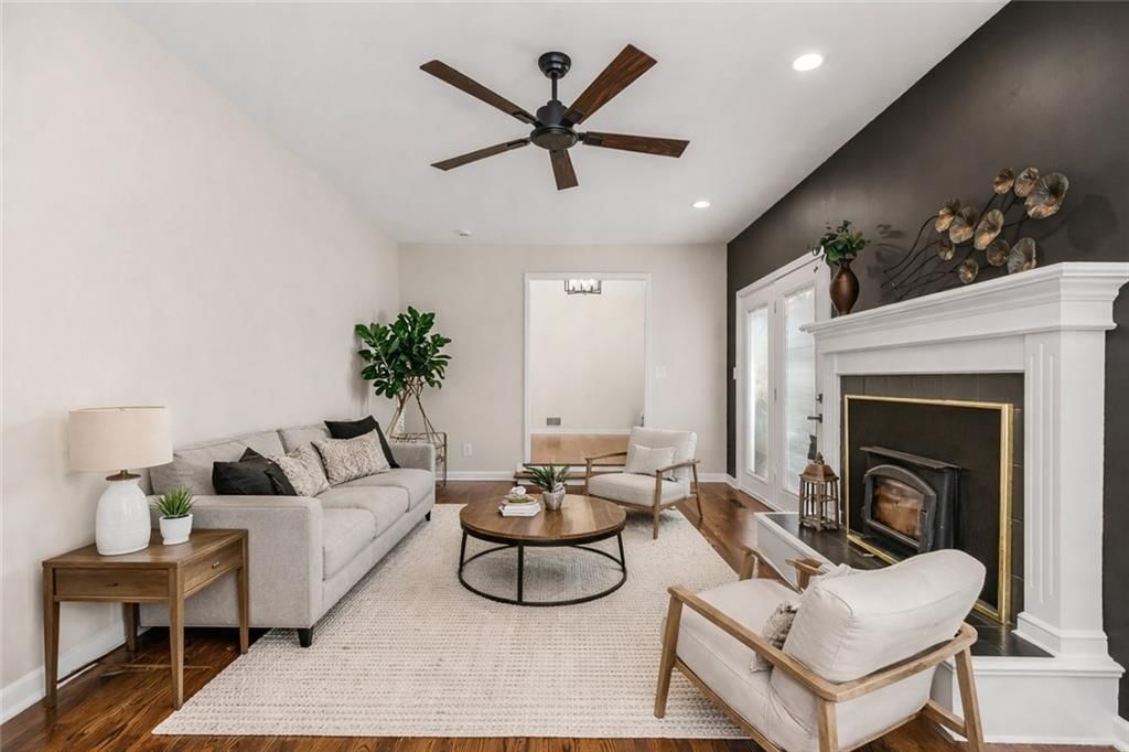 1402 SW Charleston Avenue W — photo 6