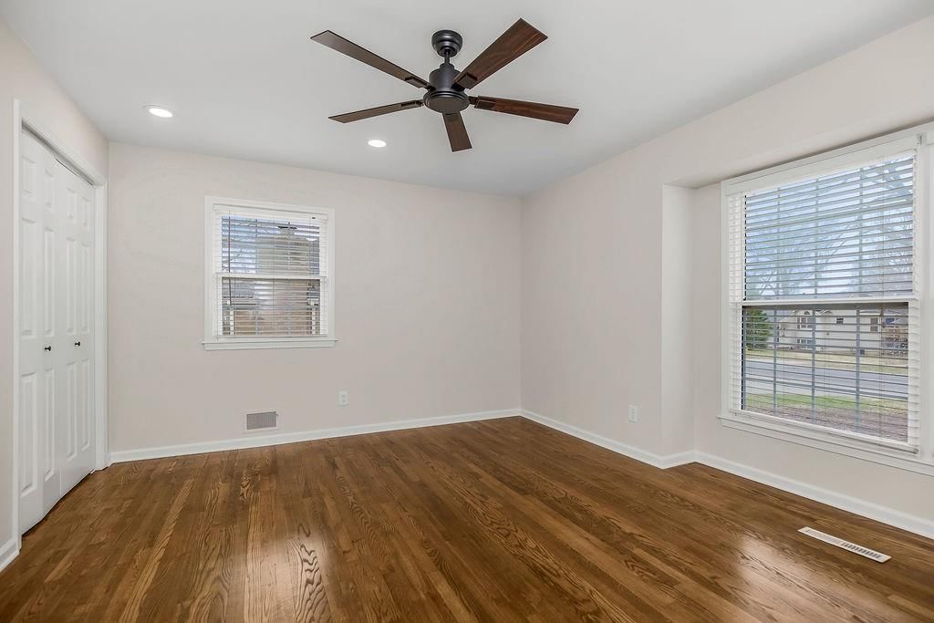 1402 SW Charleston Avenue W — photo 17