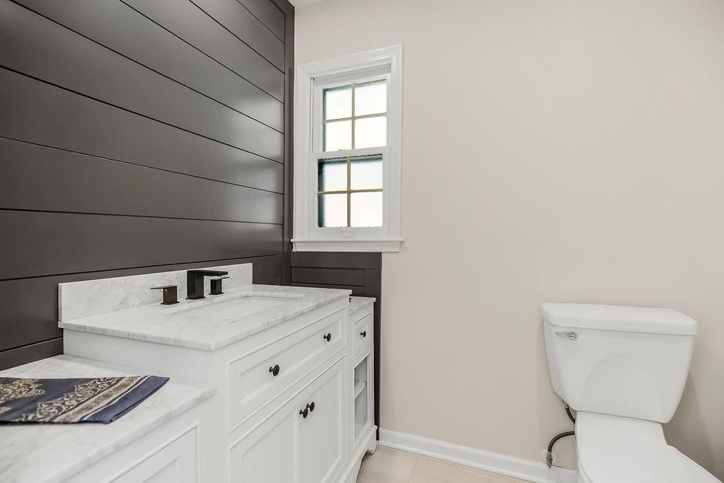 1402 SW Charleston Avenue W — photo 18