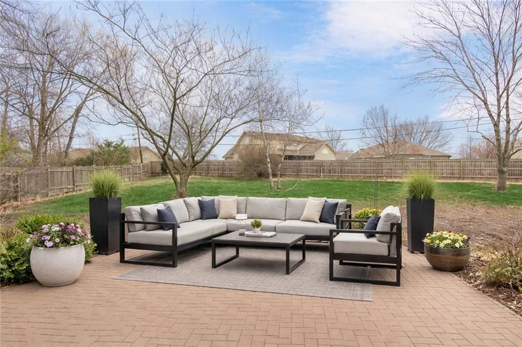 1402 SW Charleston Avenue W — photo 31