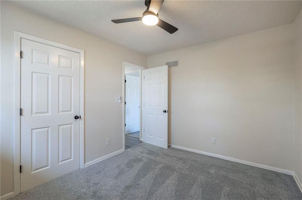 9844 N Cherry Street — photo 20