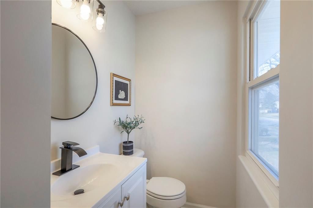 9844 N Cherry Street — photo 24