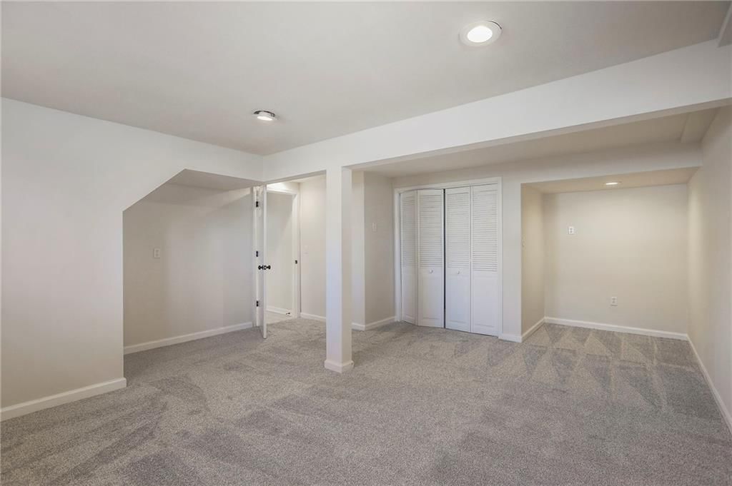 9844 N Cherry Street — photo 28