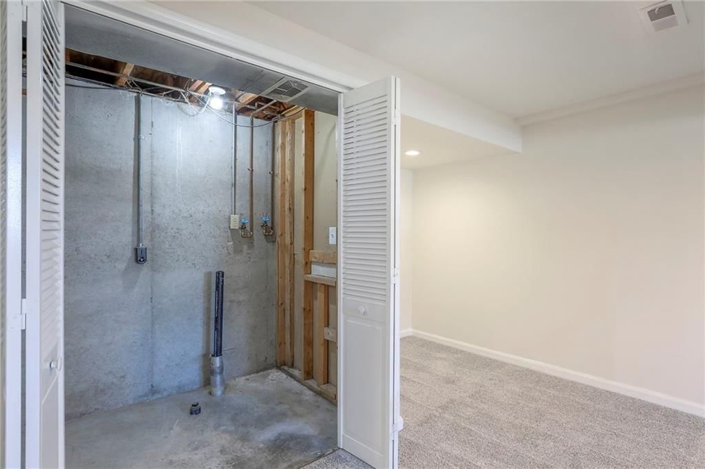 9844 N Cherry Street — photo 30