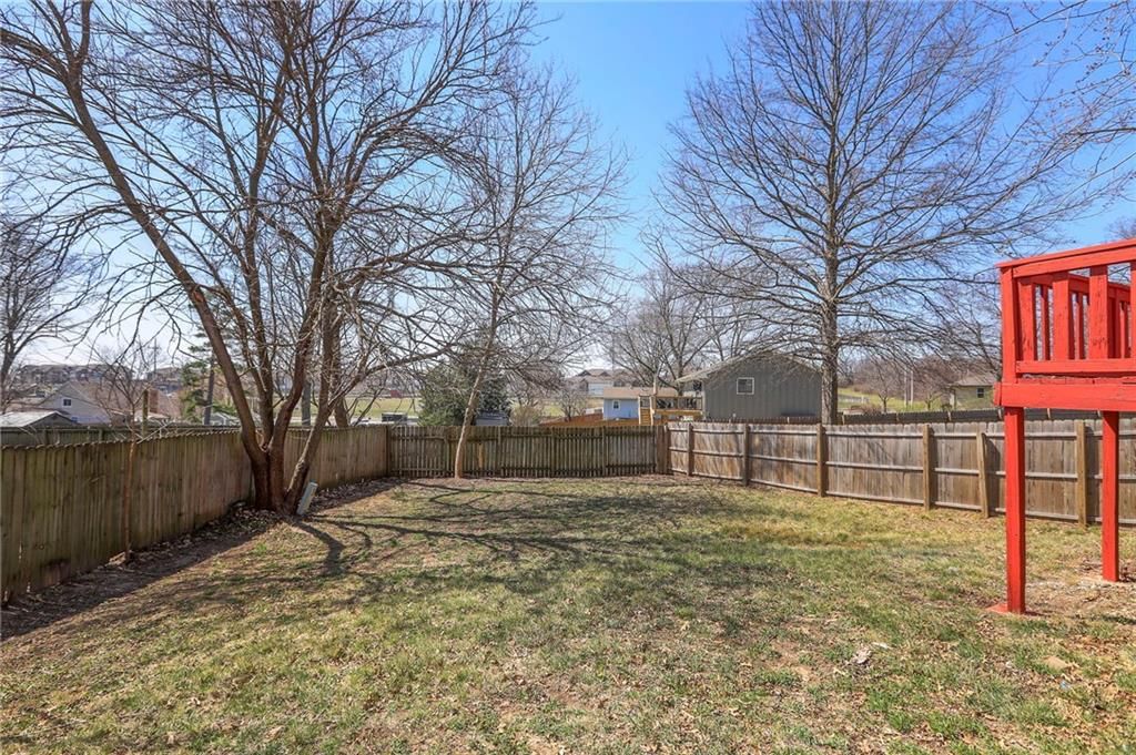 9844 N Cherry Street — photo 31