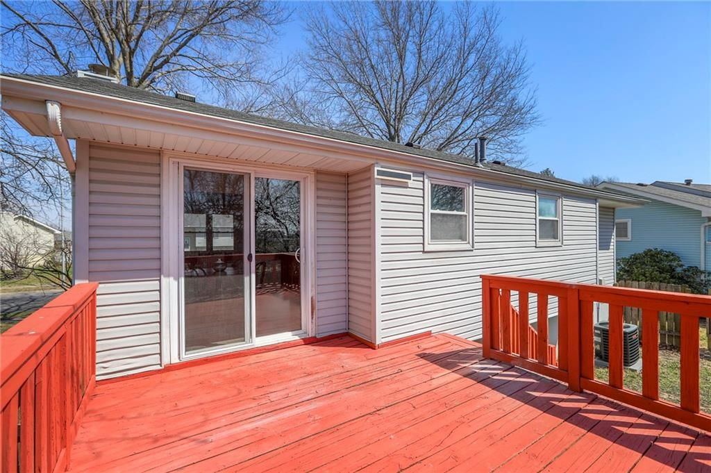 9844 N Cherry Street — photo 34