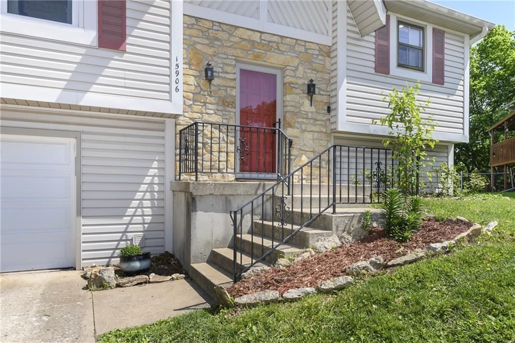 15906 W 154th Terrace — photo 4