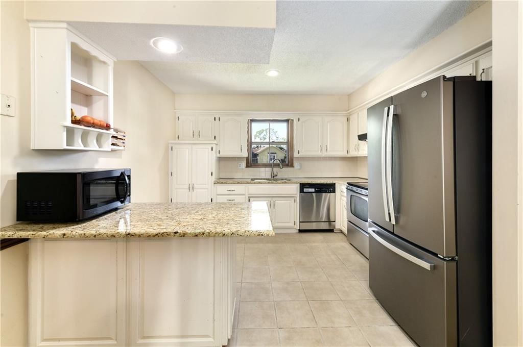 15906 W 154th Terrace — photo 10