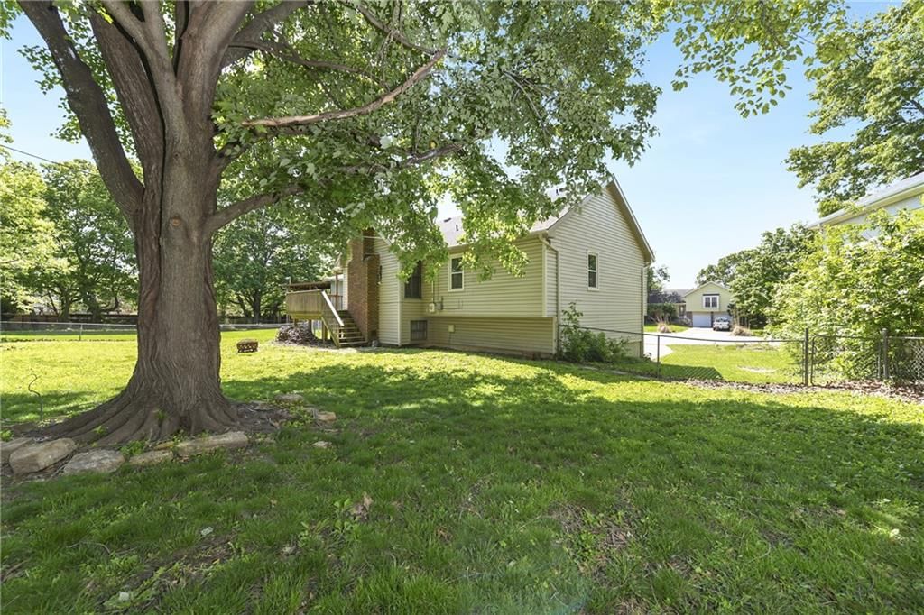 15906 W 154th Terrace — photo 32