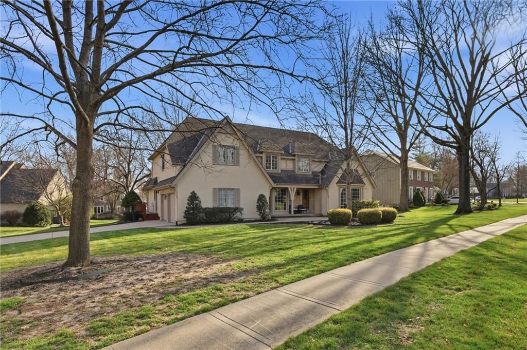 12333 Pembroke Lane — photo 3