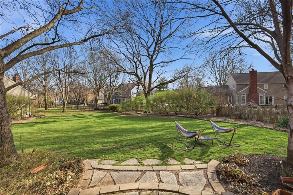 12333 Pembroke Lane — photo 39
