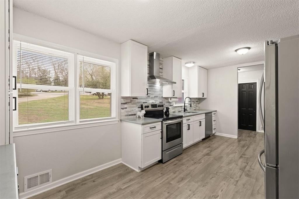 7235 Wallace Avenue — photo 12