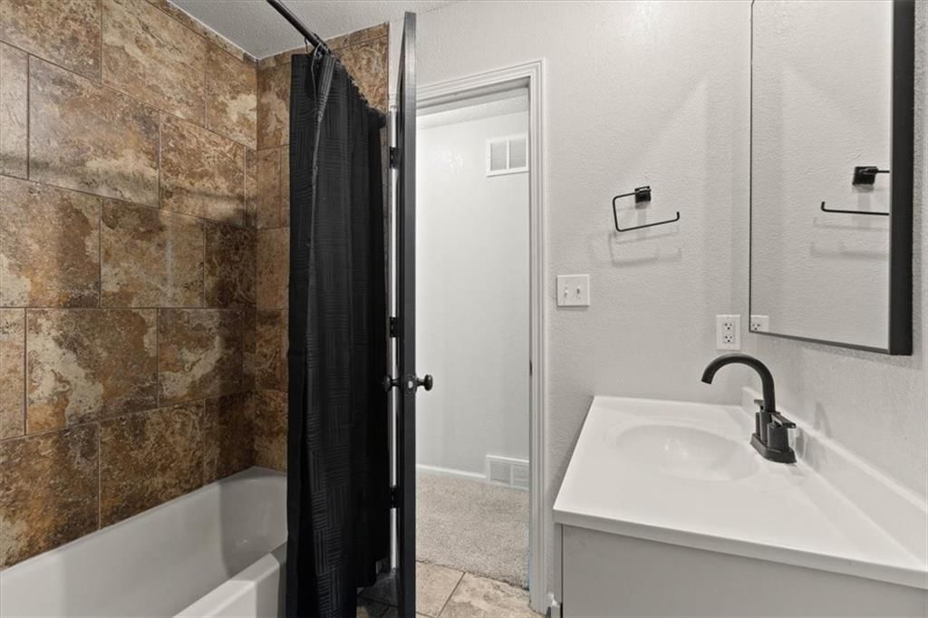 7235 Wallace Avenue — photo 18