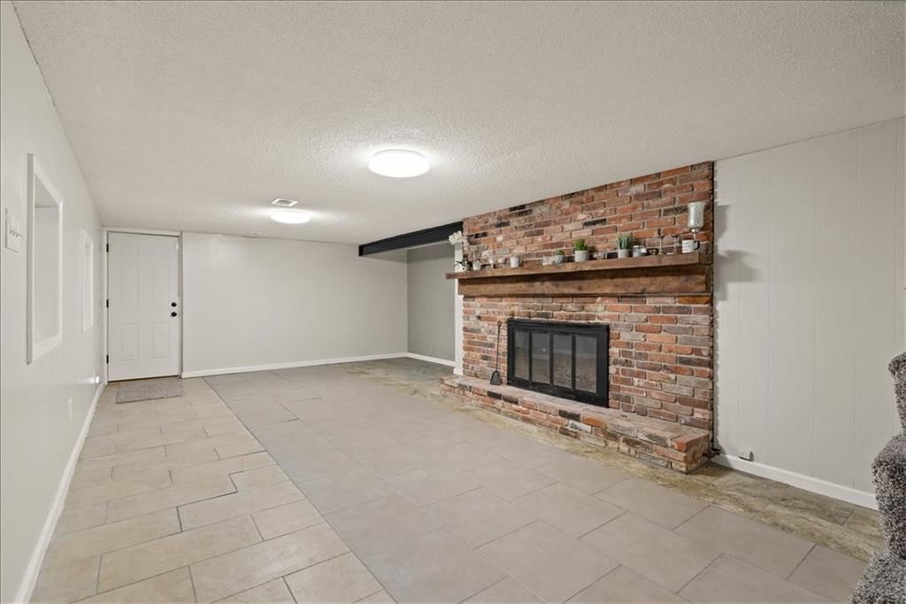 7235 Wallace Avenue — photo 26