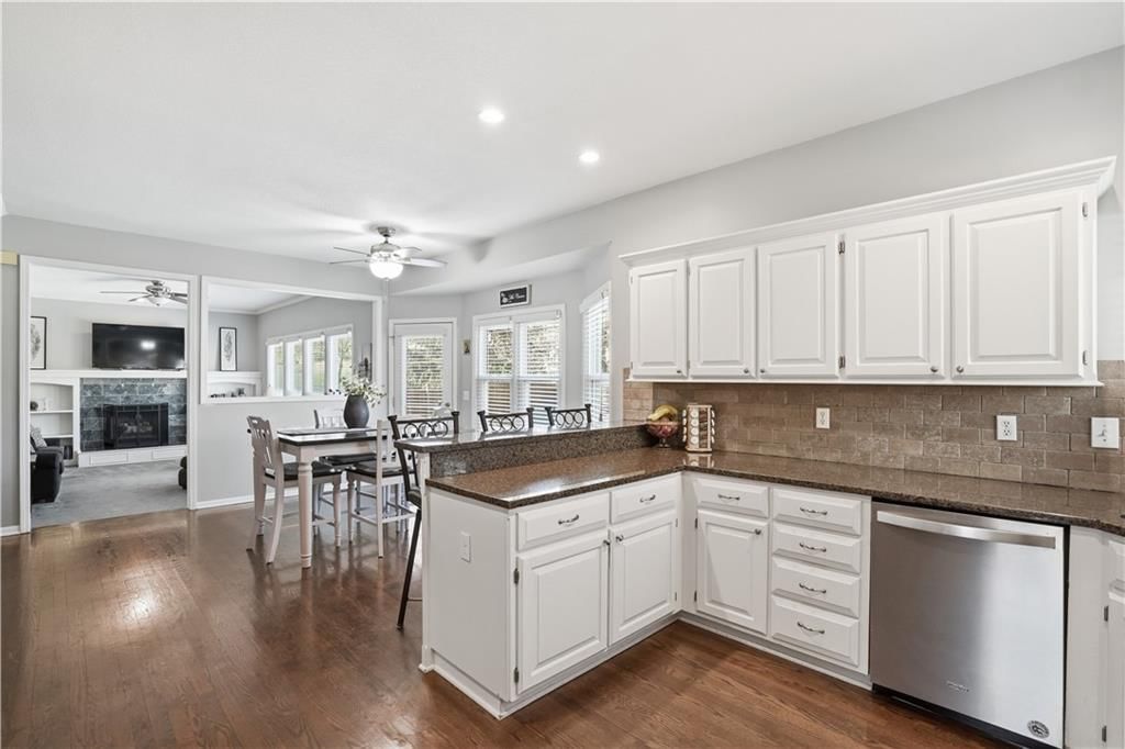 15204 OUTLOOK Street — photo 12