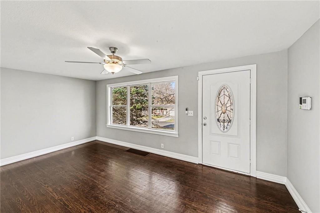 5715 Cedar Avenue — photo 3