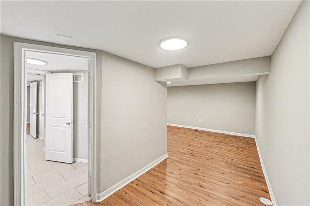 5715 Cedar Avenue — photo 20