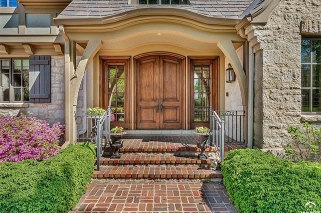 208 Fall Creek Drive — photo 3