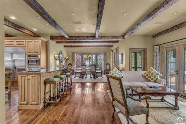 208 Fall Creek Drive — photo 4