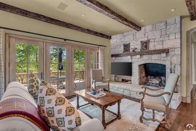 208 Fall Creek Drive — photo 6