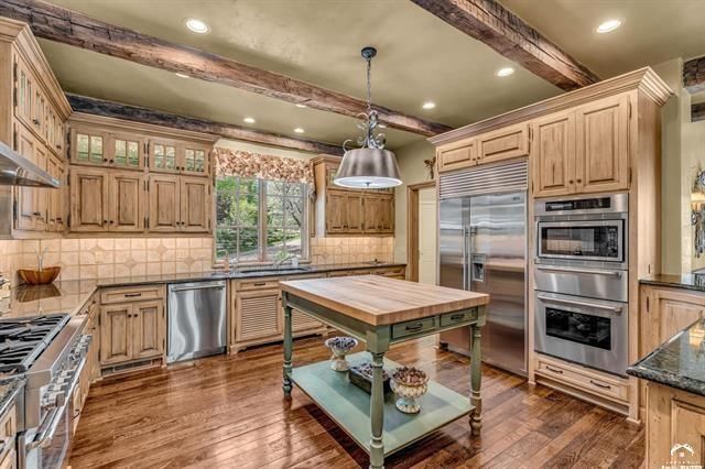 208 Fall Creek Drive — photo 8