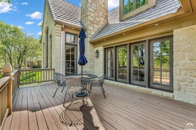 208 Fall Creek Drive — photo 12