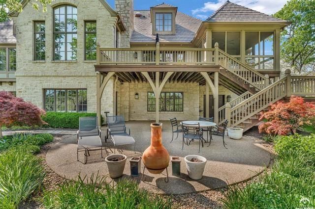 208 Fall Creek Drive — photo 16