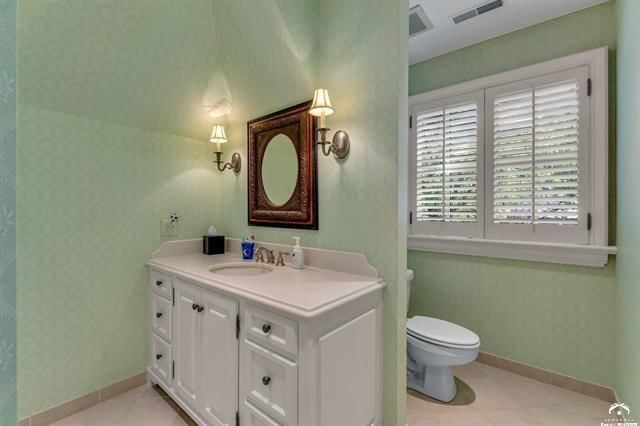208 Fall Creek Drive — photo 37