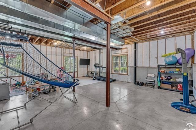 208 Fall Creek Drive — photo 47
