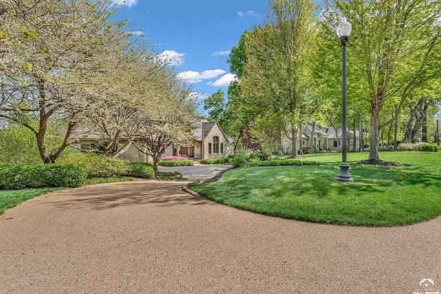 208 Fall Creek Drive — photo 56