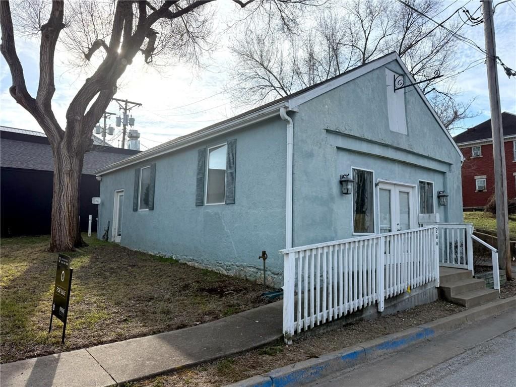 206 S 12th Street — photo 2