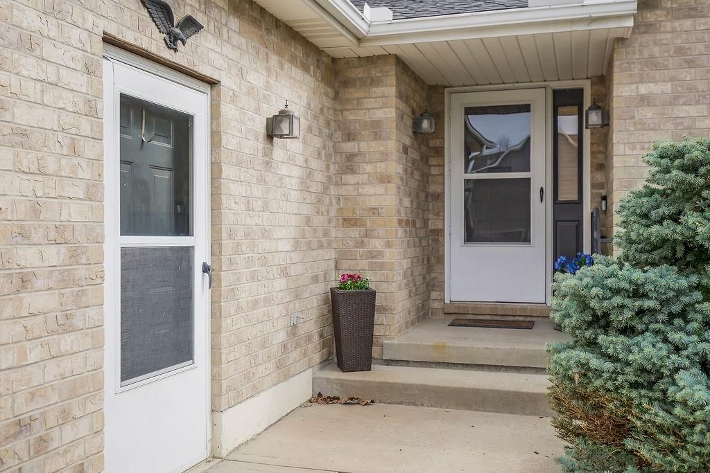 605 NW Silverstone Circle — photo 3