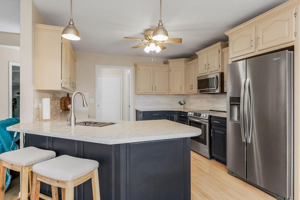 605 NW Silverstone Circle — photo 8