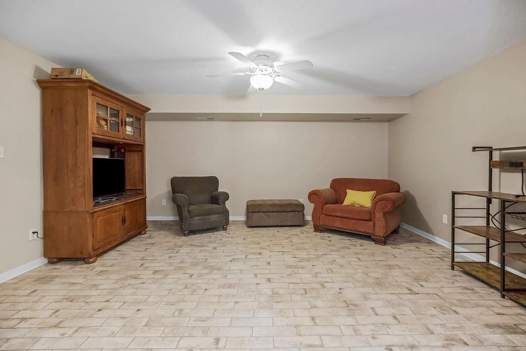 605 NW Silverstone Circle — photo 23