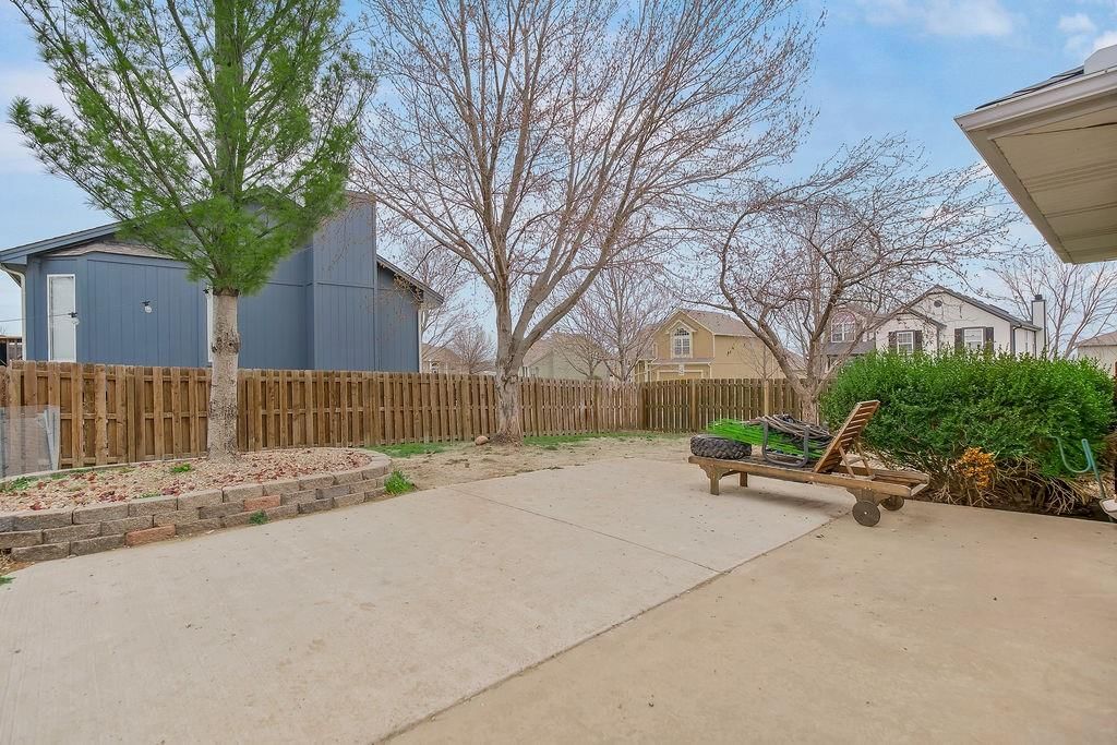 605 NW Silverstone Circle — photo 31