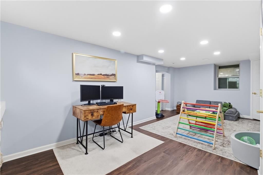 23 E Winthrope Road — photo 39