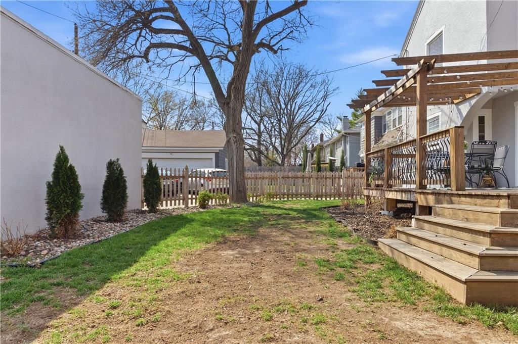 23 E Winthrope Road — photo 45