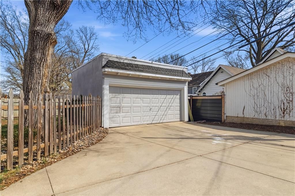 23 E Winthrope Road — photo 46