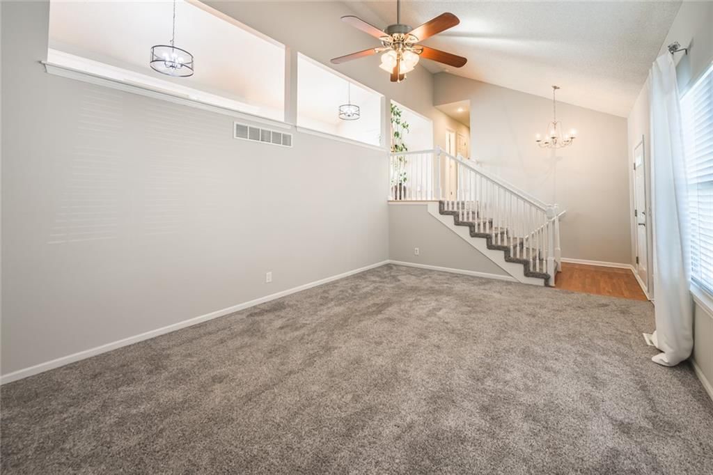 7419 N HICKORY Street — photo 2