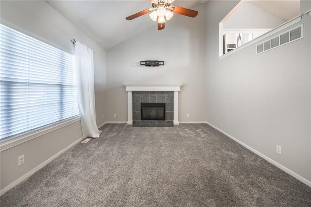 7419 N HICKORY Street — photo 3