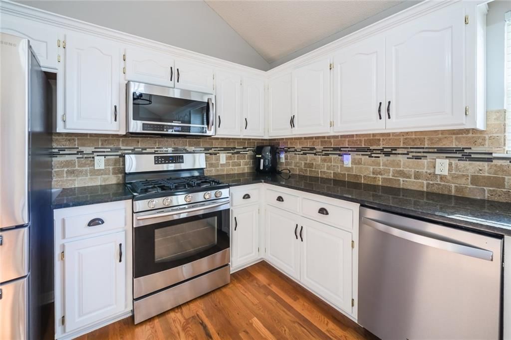 7419 N HICKORY Street — photo 5