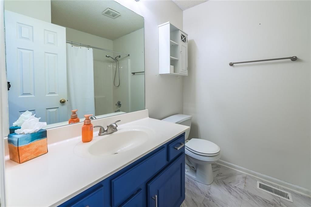 7419 N HICKORY Street — photo 10