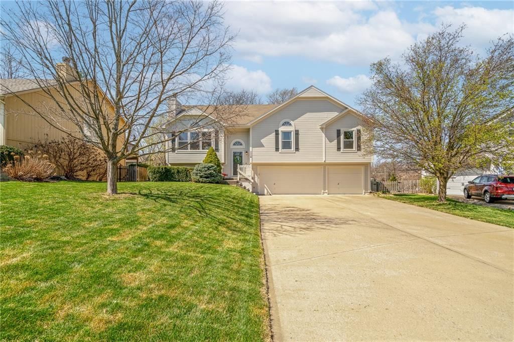 1116 NE WOODBURY Court — photo 2