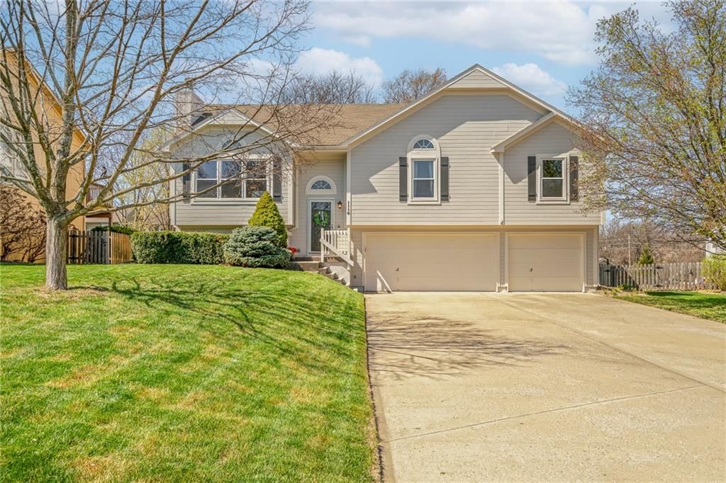 1116 NE WOODBURY Court — photo 3