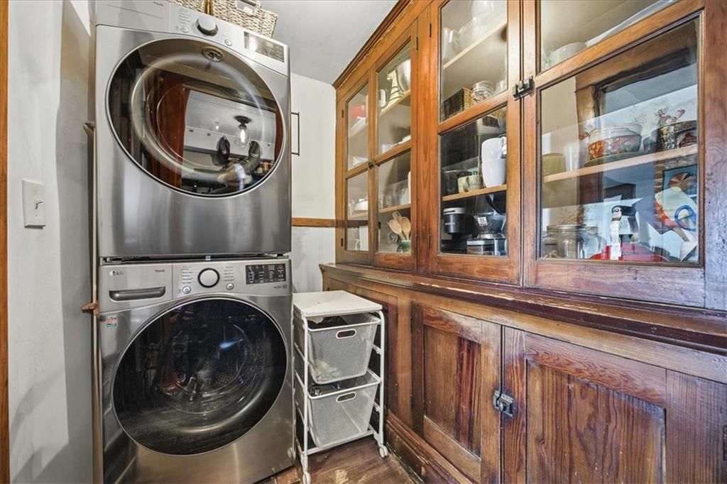 4142 Locust Street — photo 13