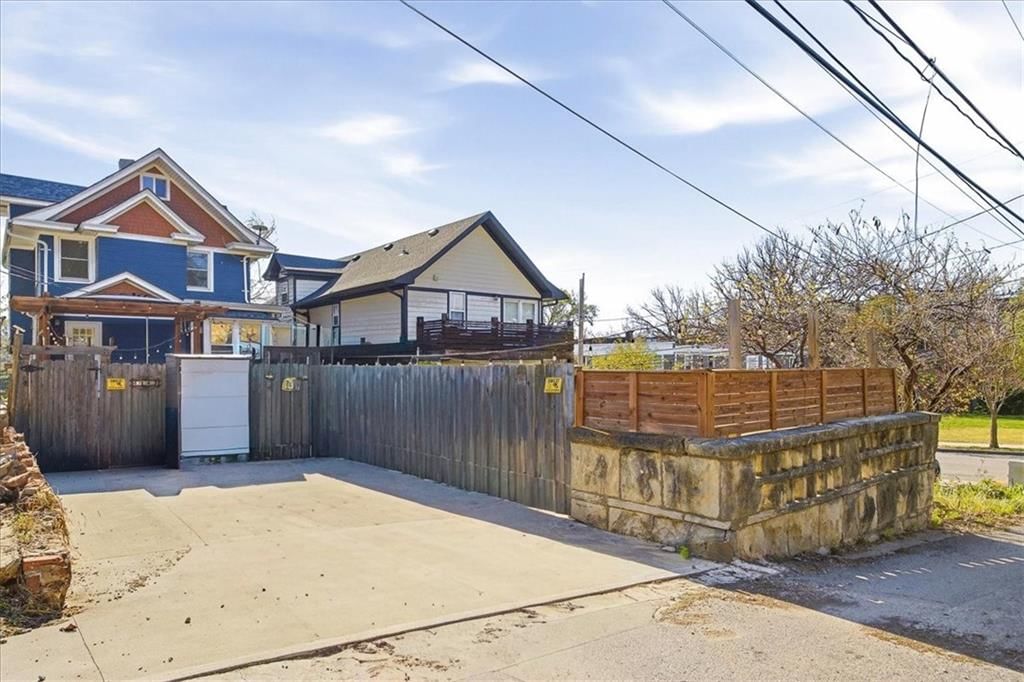 4142 Locust Street — photo 27