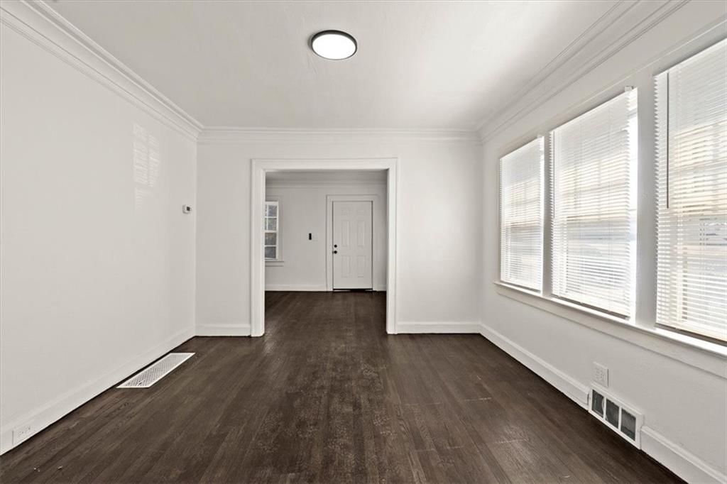 8028 Flora Avenue — photo 9