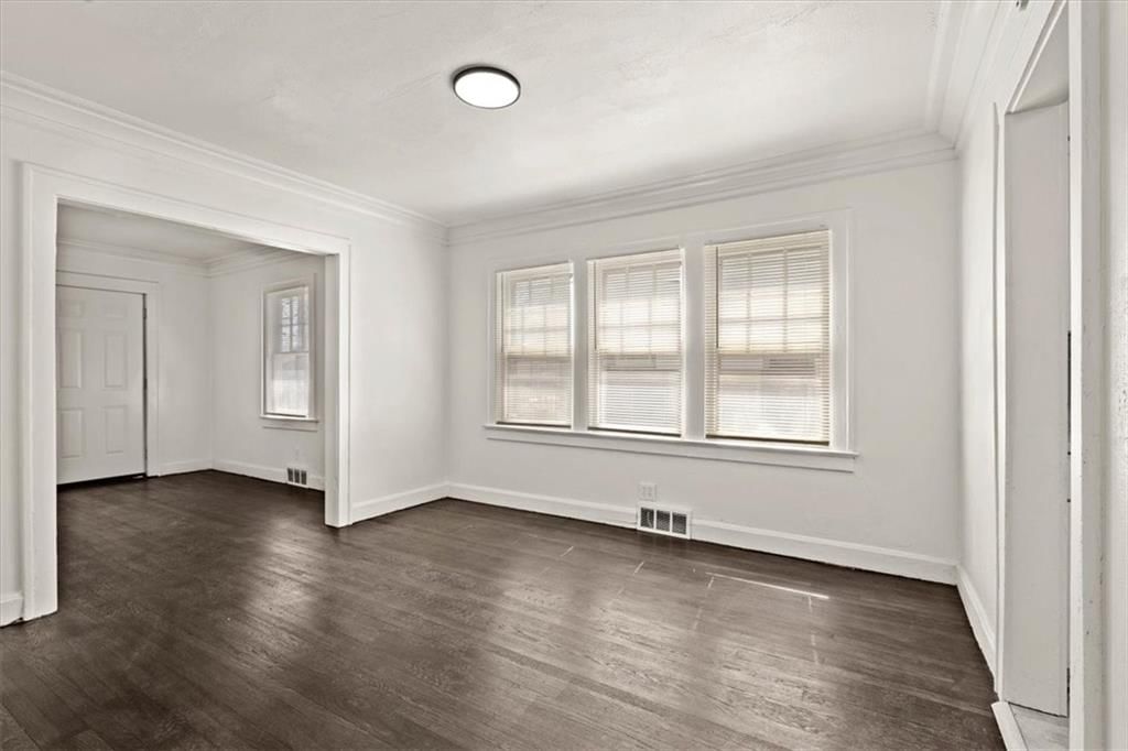 8028 Flora Avenue — photo 10